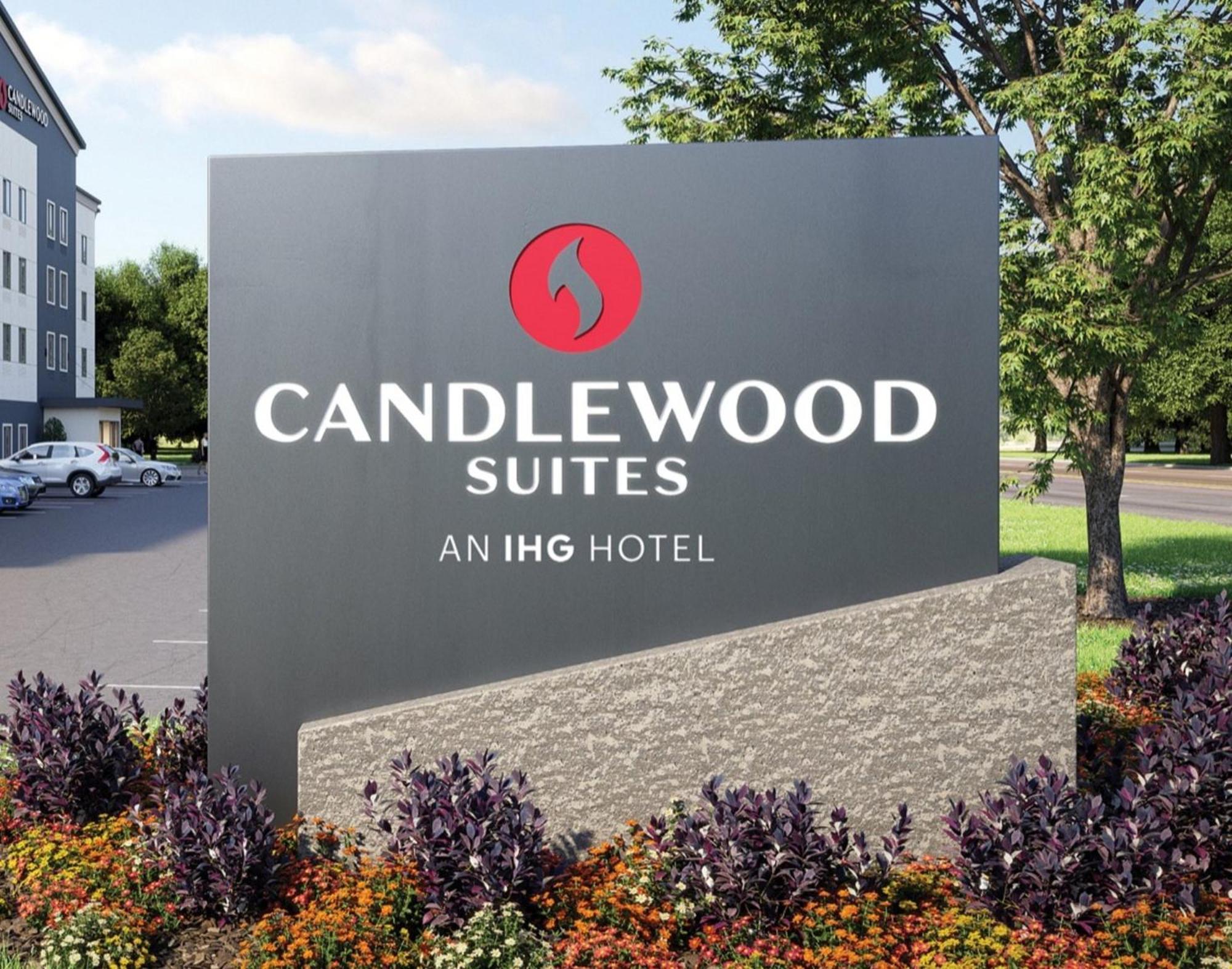 Candlewood Suites Miami - Doral By Ihg Tamiami Exterior photo